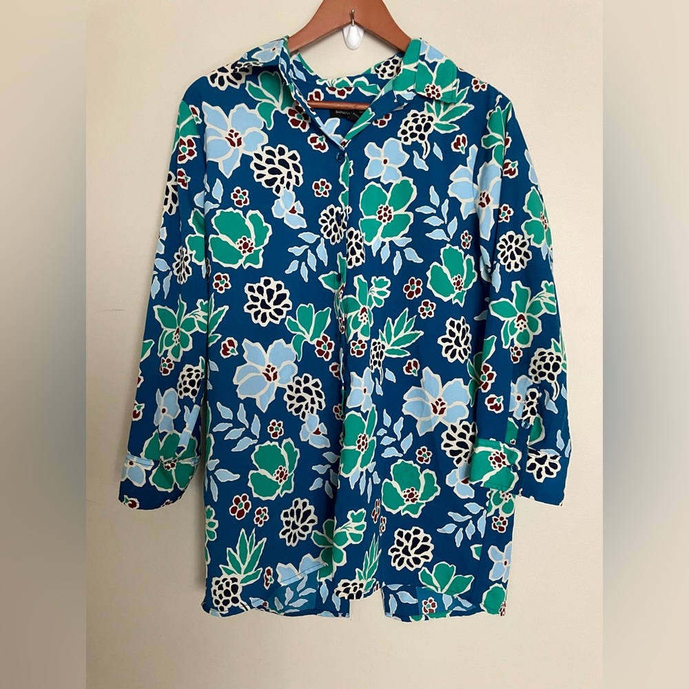 Banana Republic Large Floral Tropical 3/4 sleeve Split back flowy top blouse
